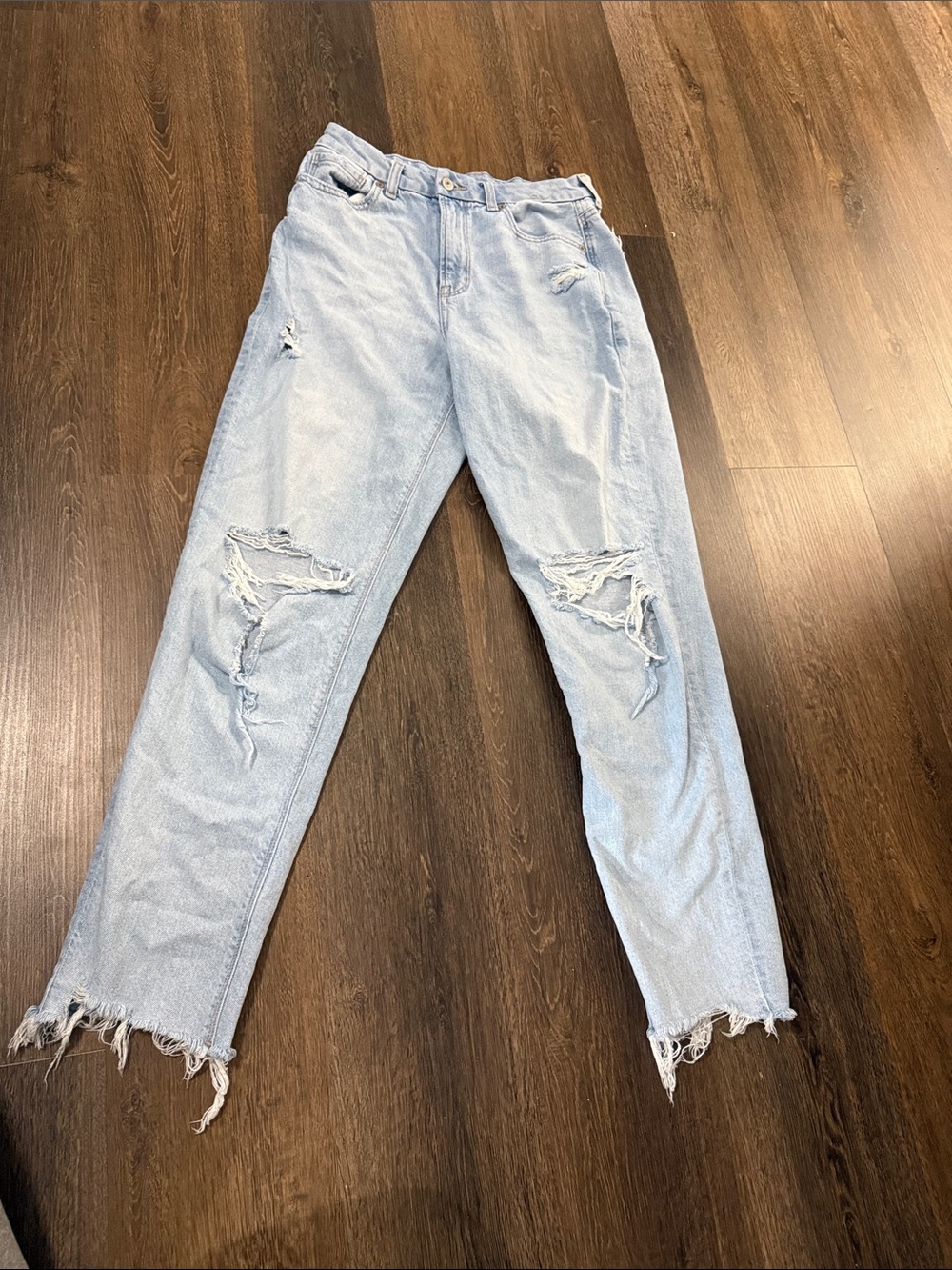 American eagle women’s curvy mom jeans (worn)